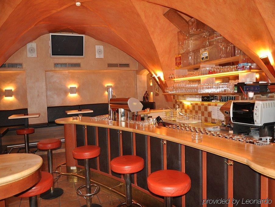 Hotel Goldener Adler วัทเทินส์ ร้านอาหาร รูปภาพ