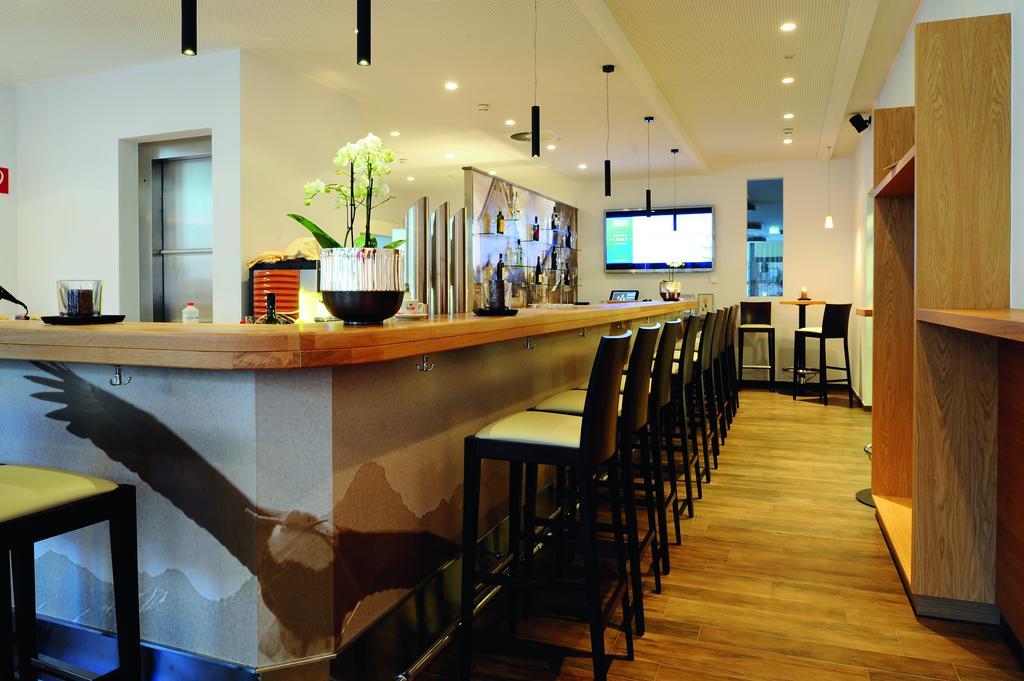 Hotel Goldener Adler วัทเทินส์ ภายนอก รูปภาพ